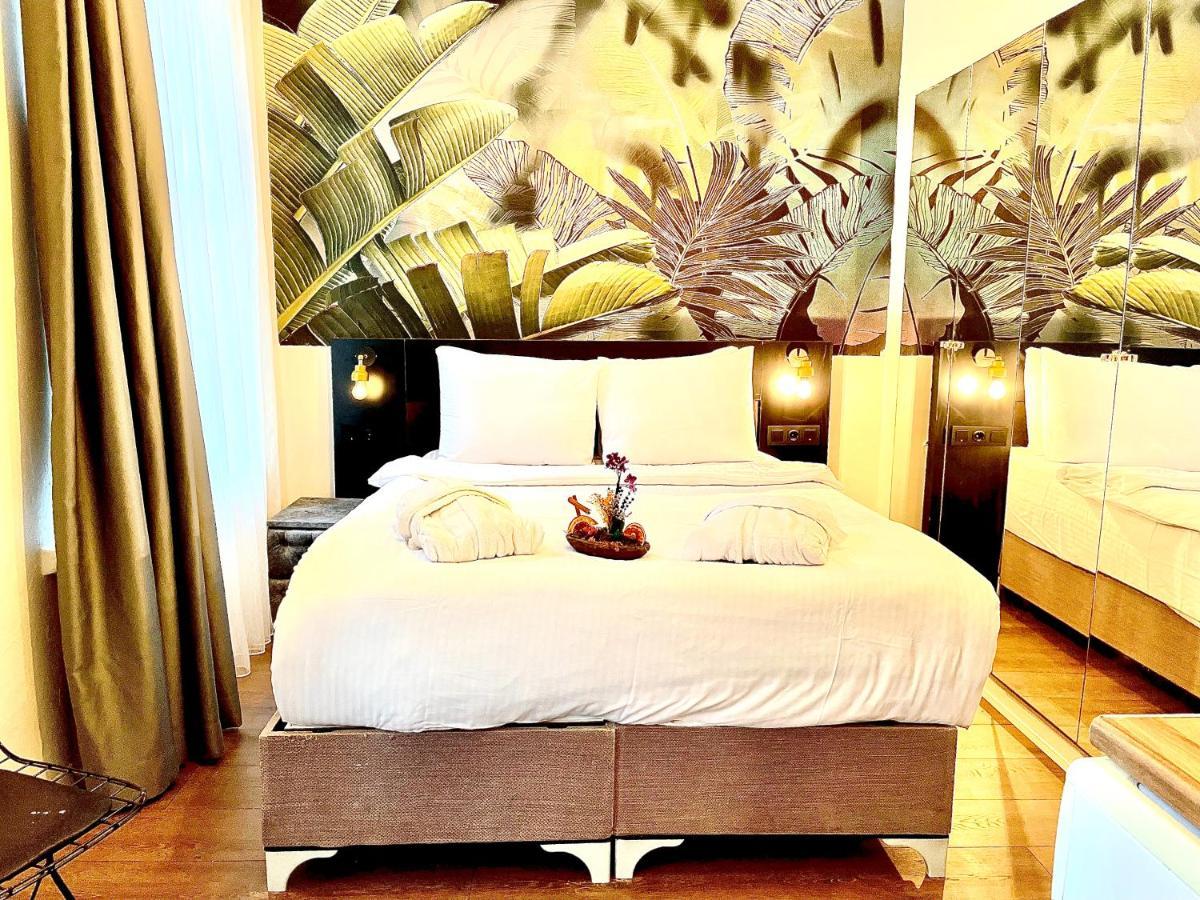 Mates Istiklal Suites Istanbul Exterior photo