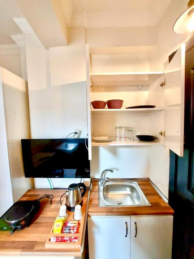 Mates Istiklal Suites Istanbul Exterior photo
